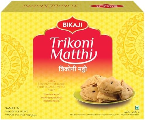 Trikoni Matthi (Triangular Savory Crackers)
